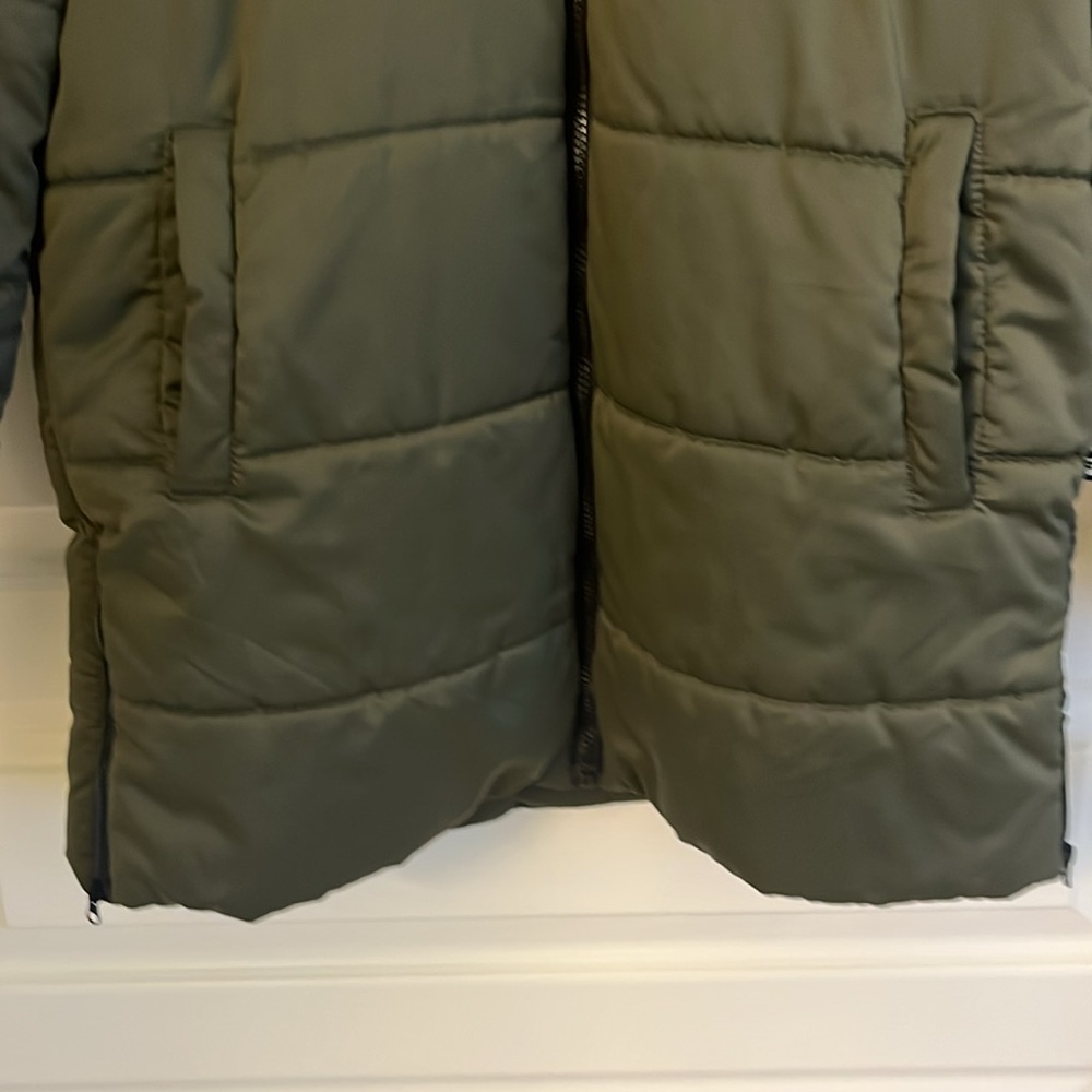 Fabletics Olive Puffer Jacket - Picture 3 of 9